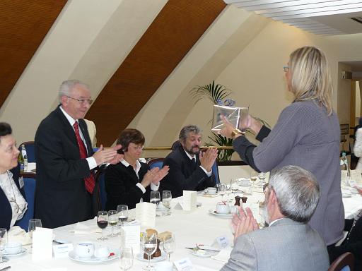 Derrire cette photo se trouve la photo originale, indispensable pour une impression de qualit.