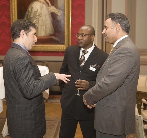 Derrire cette photo se trouve la photo originale, indispensable pour une impression de qualit.