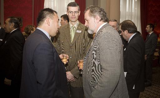 Derrire cette photo se trouve la photo originale, indispensable pour une impression de qualit.