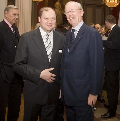 Derrire cette photo se trouve la photo originale, indispensable pour une impression de qualit.